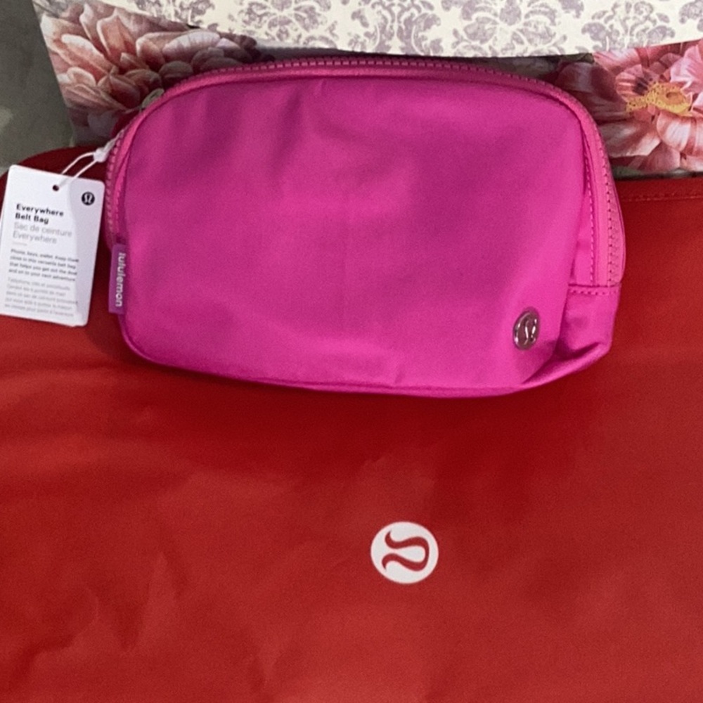 Lululemon everywhere belt bag - Picture 2 of 8